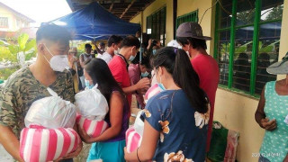 RELIEF-OPERATION-IN-ALCALA-CAGAYAN-3